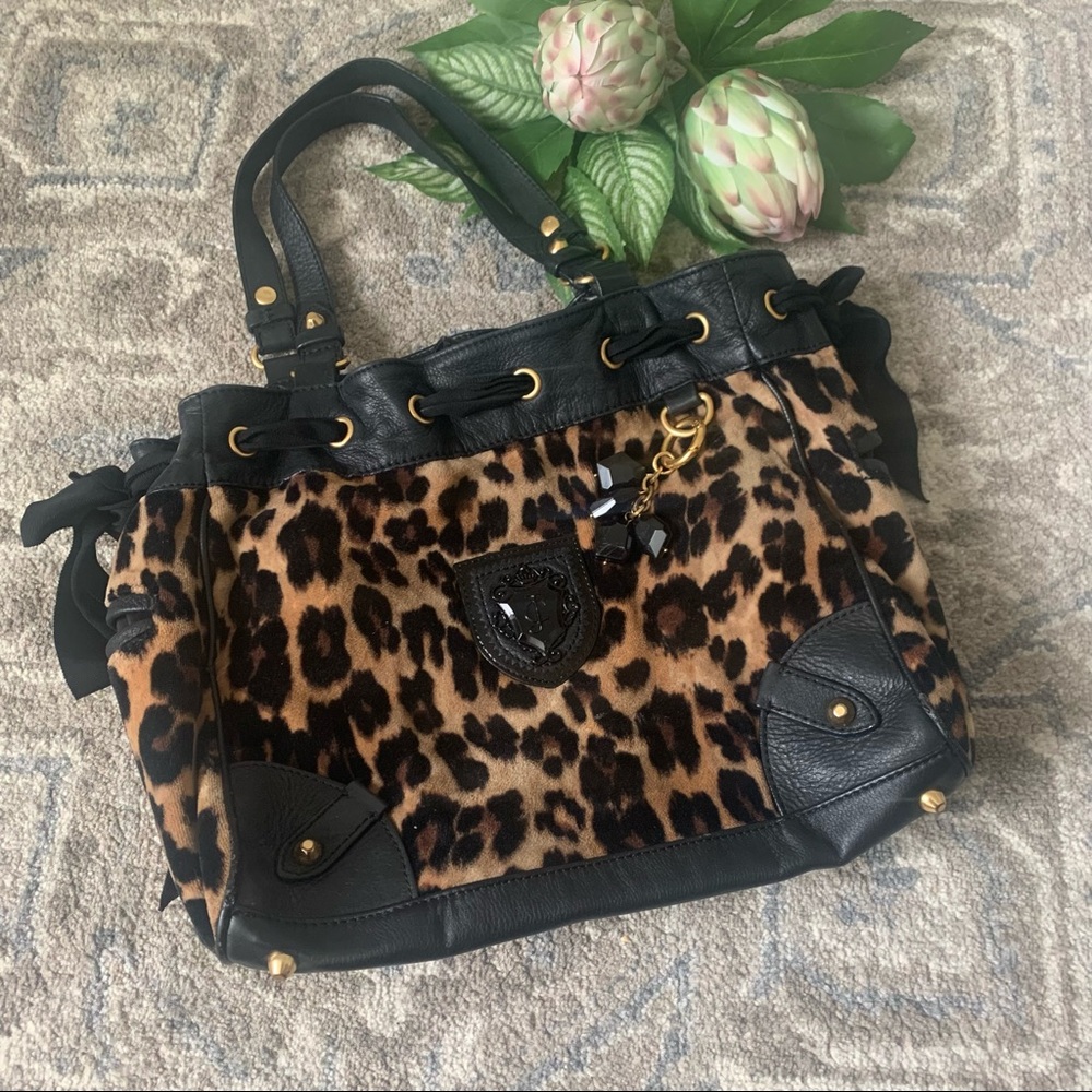 JUICY COUTURE cheetah Leopard print hand bag with charm